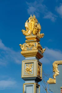Stunning Gold-Plated Stupa Temple of Phuong Nhi's Wedding Ceremony - image 5