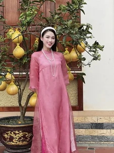 A Glimpse into the Simple Life of Miss Vietnam Do Thi Ha in Her Hometown - image 1