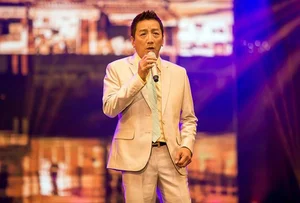 Famous Singer Truong Vu Secretly Divorces and Reveals New Wedding Photos - image 2