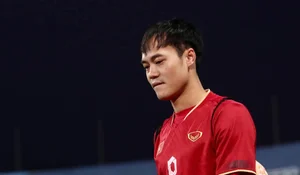 Vietnamese Football Drama: Dinh Bac’s Bold Response to Form Criticism and Doan Van Hau’s Heated On-Field Confrontation - image 0