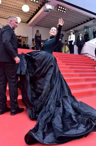 Ageless Elegance: Gong Li and Song Hye Kyo Share the Spotlight at Luxury Fashion Event - image 5