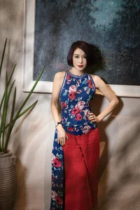 Miss Sport Thu Huong Makes Elegant Modeling Comeback After 30 Years - image 6