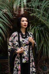 Miss Sport Thu Huong Makes Elegant Modeling Comeback After 30 Years - image 3