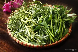 Authentic Recipe: How to Make Traditional Hanoi Canh Bun - image 1