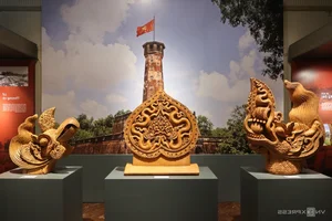 Thang Long Imperial Citadel Artifacts Exhibited in Ho Chi Minh City - image 1