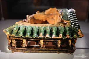 Thang Long Imperial Citadel Artifacts Exhibited in Ho Chi Minh City - image 9