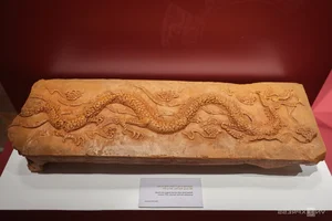 Thang Long Imperial Citadel Artifacts Exhibited in Ho Chi Minh City - image 5