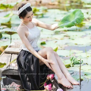 The Artistic Beauty and Modern Evolution of Vietnam's Traditional Ao Yem - image 164