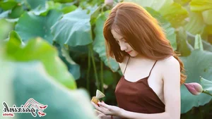 The Artistic Beauty and Modern Evolution of Vietnam's Traditional Ao Yem - image 159