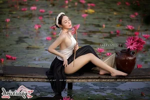 The Artistic Beauty and Modern Evolution of Vietnam's Traditional Ao Yem - image 148
