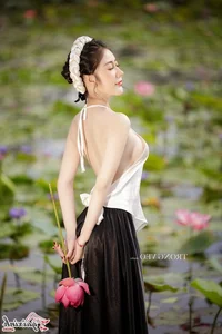 The Artistic Beauty and Modern Evolution of Vietnam's Traditional Ao Yem - image 163