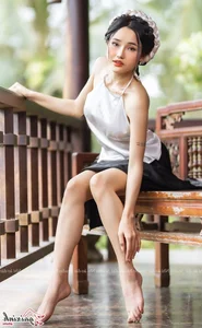 The Artistic Beauty and Modern Evolution of Vietnam's Traditional Ao Yem - image 160