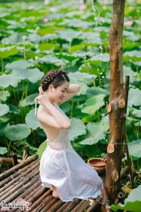 The Artistic Beauty and Modern Evolution of Vietnam's Traditional Ao Yem - image 152