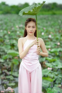 The Artistic Beauty and Modern Evolution of Vietnam's Traditional Ao Yem - image 33