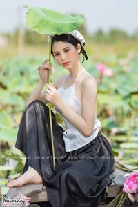 The Artistic Beauty and Modern Evolution of Vietnam's Traditional Ao Yem - image 64