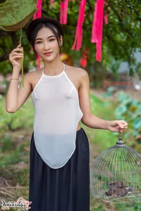 The Artistic Beauty and Modern Evolution of Vietnam's Traditional Ao Yem - image 156