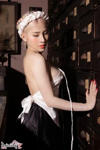 The Artistic Beauty and Modern Evolution of Vietnam's Traditional Ao Yem - image 68
