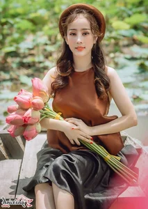 The Artistic Beauty and Modern Evolution of Vietnam's Traditional Ao Yem - image 179