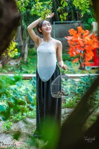 The Artistic Beauty and Modern Evolution of Vietnam's Traditional Ao Yem - image 119