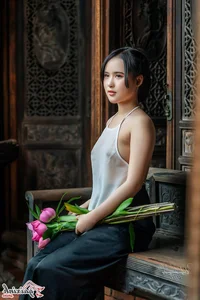 The Artistic Beauty and Modern Evolution of Vietnam's Traditional Ao Yem - image 39