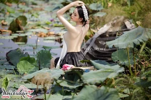 The Artistic Beauty and Modern Evolution of Vietnam's Traditional Ao Yem - image 87