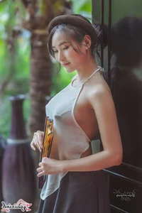 The Artistic Beauty and Modern Evolution of Vietnam's Traditional Ao Yem - image 92