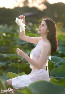 The Artistic Beauty and Modern Evolution of Vietnam's Traditional Ao Yem - image 66