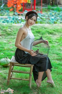 The Artistic Beauty and Modern Evolution of Vietnam's Traditional Ao Yem - image 98