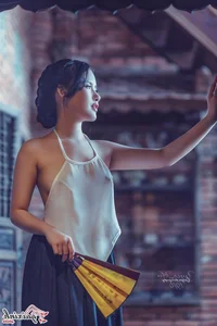 The Artistic Beauty and Modern Evolution of Vietnam's Traditional Ao Yem - image 129