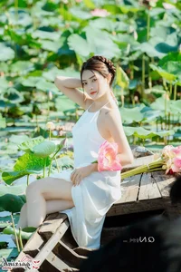The Artistic Beauty and Modern Evolution of Vietnam's Traditional Ao Yem - image 37