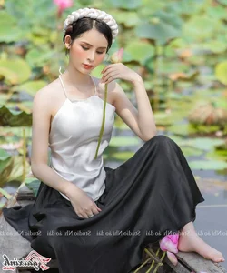 The Artistic Beauty and Modern Evolution of Vietnam's Traditional Ao Yem - image 171