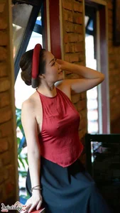 The Artistic Beauty and Modern Evolution of Vietnam's Traditional Ao Yem - image 183