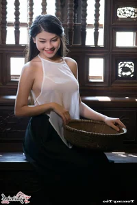 The Artistic Beauty and Modern Evolution of Vietnam's Traditional Ao Yem - image 43