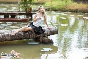 The Artistic Beauty and Modern Evolution of Vietnam's Traditional Ao Yem - image 69