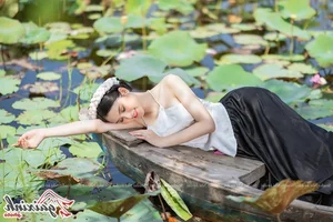 The Artistic Beauty and Modern Evolution of Vietnam's Traditional Ao Yem - image 80