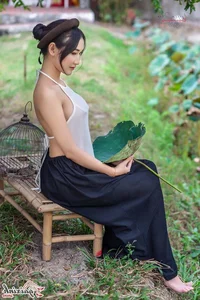 The Artistic Beauty and Modern Evolution of Vietnam's Traditional Ao Yem - image 150