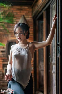 The Artistic Beauty and Modern Evolution of Vietnam's Traditional Ao Yem - image 180
