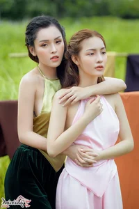 The Artistic Beauty and Modern Evolution of Vietnam's Traditional Ao Yem - image 158