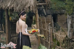 The Artistic Beauty and Modern Evolution of Vietnam's Traditional Ao Yem - image 61