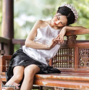 The Artistic Beauty and Modern Evolution of Vietnam's Traditional Ao Yem - image 189