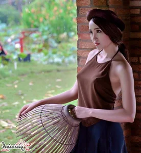 The Artistic Beauty and Modern Evolution of Vietnam's Traditional Ao Yem - image 125
