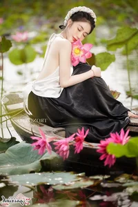 The Artistic Beauty and Modern Evolution of Vietnam's Traditional Ao Yem - image 16