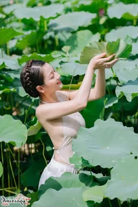 The Artistic Beauty and Modern Evolution of Vietnam's Traditional Ao Yem - image 111