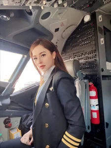 Meet the Beautiful Thai Pilot Taking Social Media by Storm - image 3