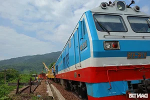 Train Derailment at Hai Van Pass: Investigation and Recovery Efforts on Vietnam's Scenic Coastal Route - image 0