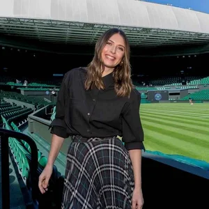 Maria Sharapova Stuns Fans with Spectacular Tennis Court Return - image 8