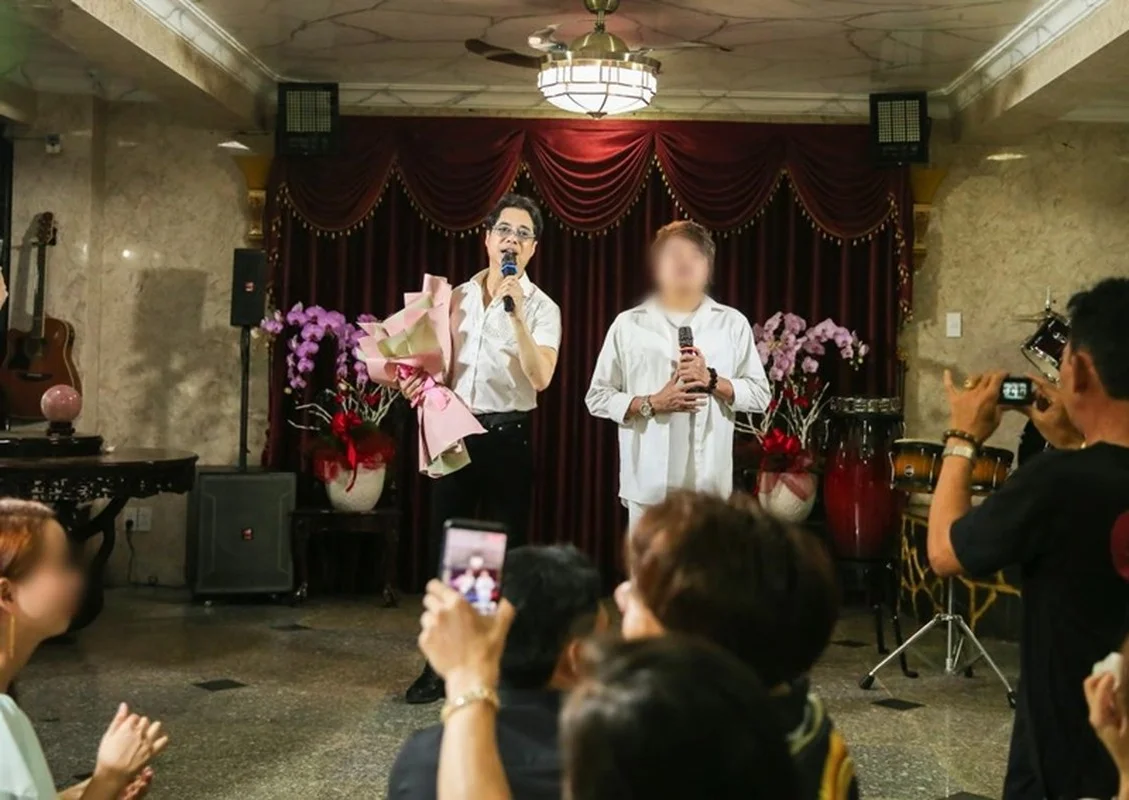 Inside Singer Ngoc Son's Luxurious 400-Billion VND Gold-Plated Mansion