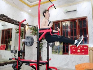 Inside Singer Ngoc Son's Luxurious 400-Billion VND Gold-Plated Mansion - image 5