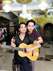 Inside Singer Ngoc Son's Luxurious 400-Billion VND Gold-Plated Mansion - image 2