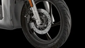 QJMotor SQ16: The Chinese Scooter Challenging the Honda SH Design - image 8